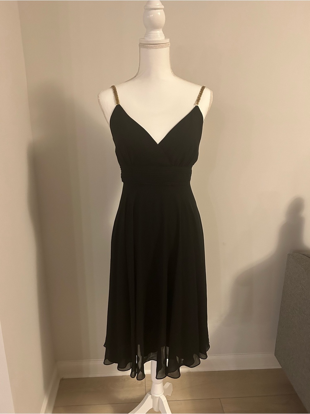 Black Chiffon V-Neck cocktail dress golden mini sequins straps size 4